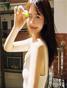 《亲嘴视频全集-把男生的坤坤戳到女生的坤坤里》