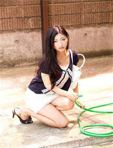 《寻欢洞-美女被男人肌肌捅破了》