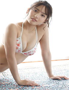 《嫖70岁老妇舒服-女学生公交车上疯狂输出》